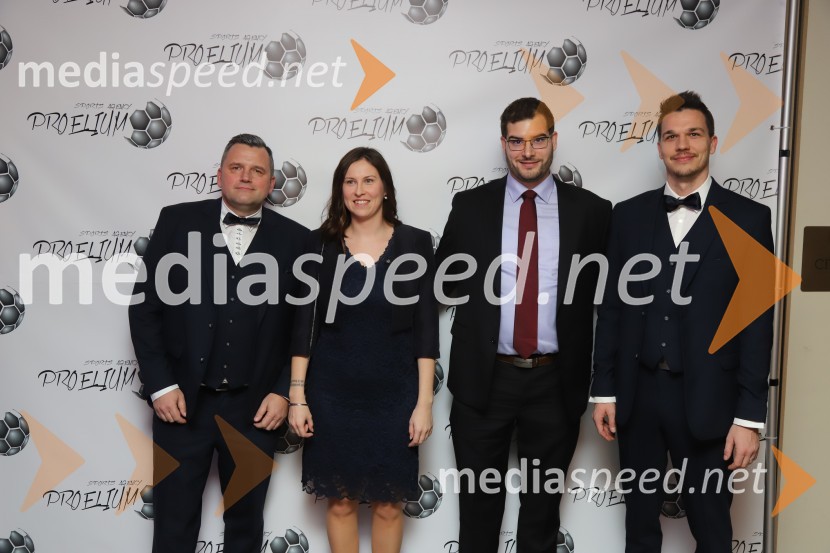  Damir Battisti, direktor Adecco H. R. d.o.o.;  ... ;  Matej  Budja, direktor Delavske Hranilnice MB;  Jan Ternjak, direktor Športne agencije ProeliumGala Proelium 2019, razglasitev najboljših športnikov in druženje