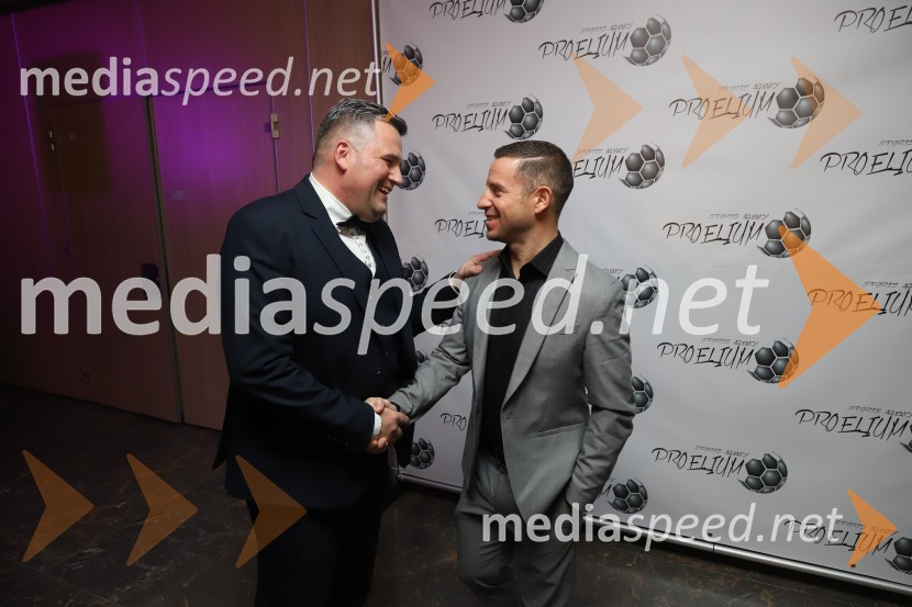  Damir Battisti, direktor Adecco H. R. d.o.o.;  Rene Mlekuž, nekdanji smučarGala Proelium 2019, razglasitev najboljših športnikov in druženje
