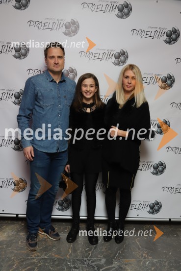  Peter Plošnik,  nekdanji nogometaš NK MB;  Ela Plošnik,  teniška igralka, zmagovalka projekta 