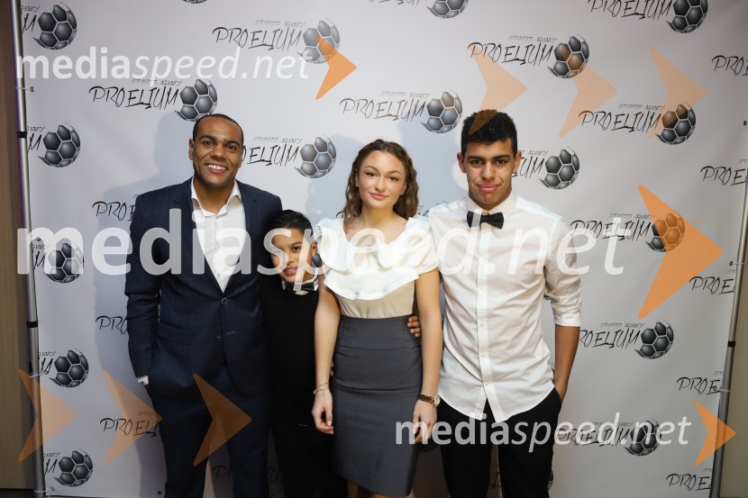  Marcos  Tavares, nogometaš, NK Maribor;  Joshua  Tavares;  Pia  Ruedl;   Marcos  Tavares JR, nogometašGala Proelium 2019, razglasitev najboljših športnikov in druženje