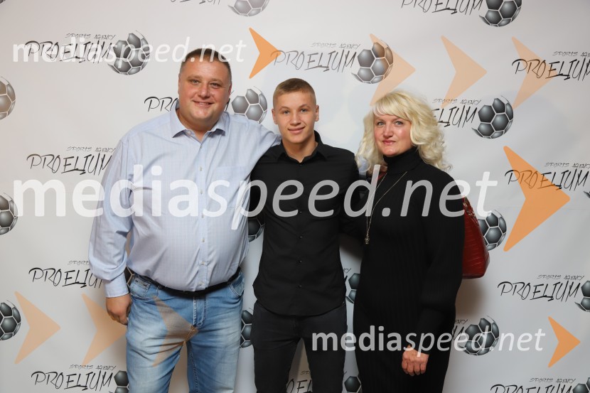  Igor  Zagoranski, lastnik podjetja Dorin Dom;  Žiga  Zagoranski;  Bernarda ZagoranskiGala Proelium 2019, razglasitev najboljših športnikov in druženje