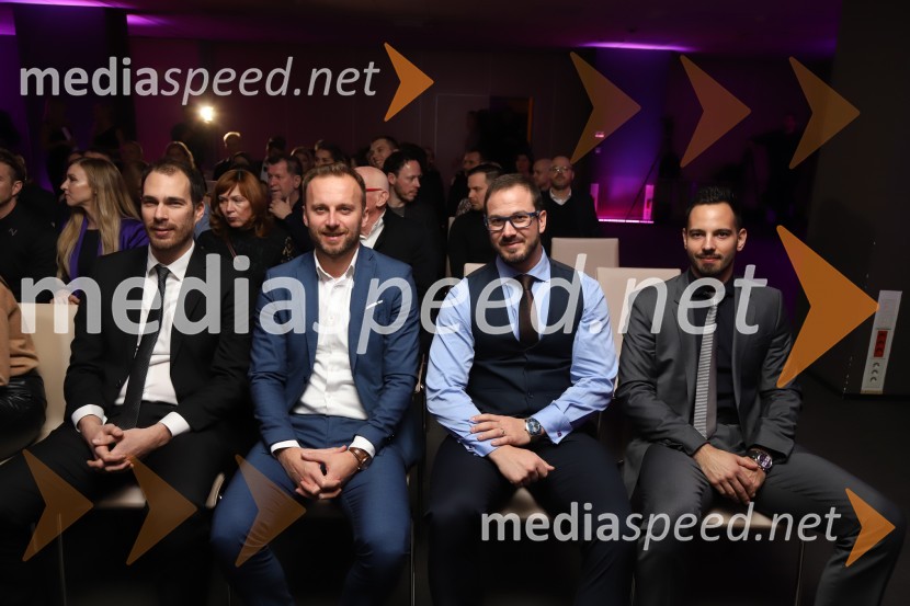  Jure  Natek, vodja reprezentance;  Miha Urek, direktor družbe FINGYM;  Aleš  Potrč, direktor in lastnik Fit Tovarna;  Robert Stojković,  profesionalni košarkarski trenerGala Proelium 2019, razglasitev najboljših športnikov in druženje