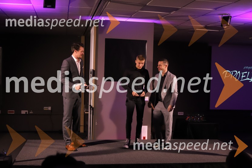  Mitja Šeško, moderator prireditev ;  Žiga  Zagoranski;  Rene Mlekuž, nekdanji smučarGala Proelium 2019, razglasitev najboljših športnikov in druženje