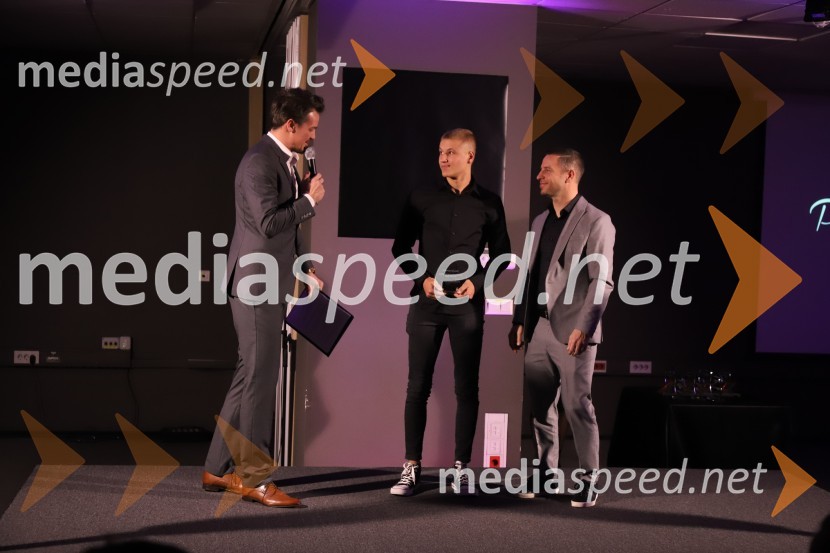  Mitja Šeško, moderator prireditev ;  Žiga  Zagoranski;  Rene Mlekuž, nekdanji smučarGala Proelium 2019, razglasitev najboljših športnikov in druženje