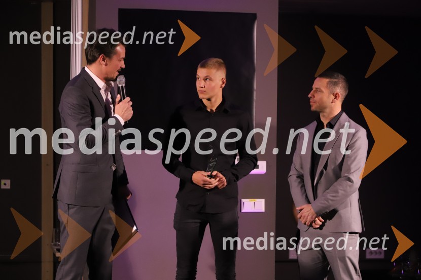  Mitja Šeško, moderator prireditev ;  Žiga  Zagoranski;  Rene Mlekuž, nekdanji smučarGala Proelium 2019, razglasitev najboljših športnikov in druženje