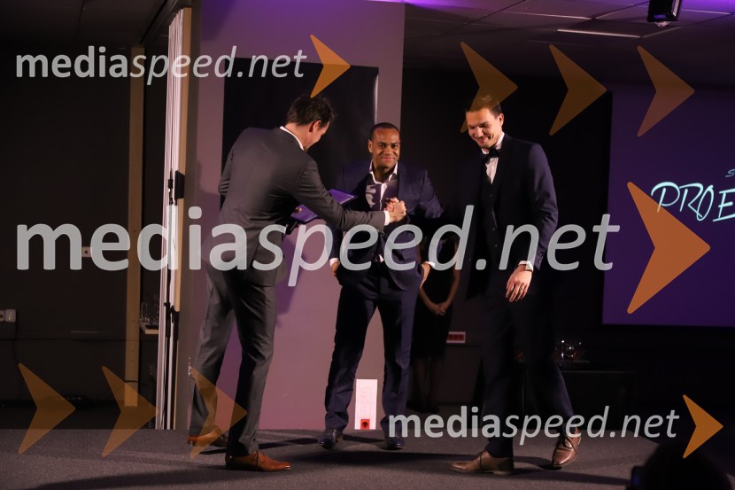  Mitja Šeško, moderator prireditev ;  Marcos  Tavares, nogometaš, NK Maribor;  Jan Ternjak, direktor Športne agencije ProeliumGala Proelium 2019, razglasitev najboljših športnikov in druženje