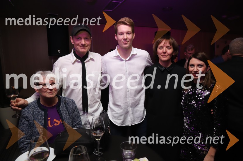  ... ;  Peter Možič;  Rok  Možič, slovenski odbojkarski reprezentant ;  Mojca Možič;  Lenina  Behin, rokometašicaGala Proelium 2019, razglasitev najboljših športnikov in druženje