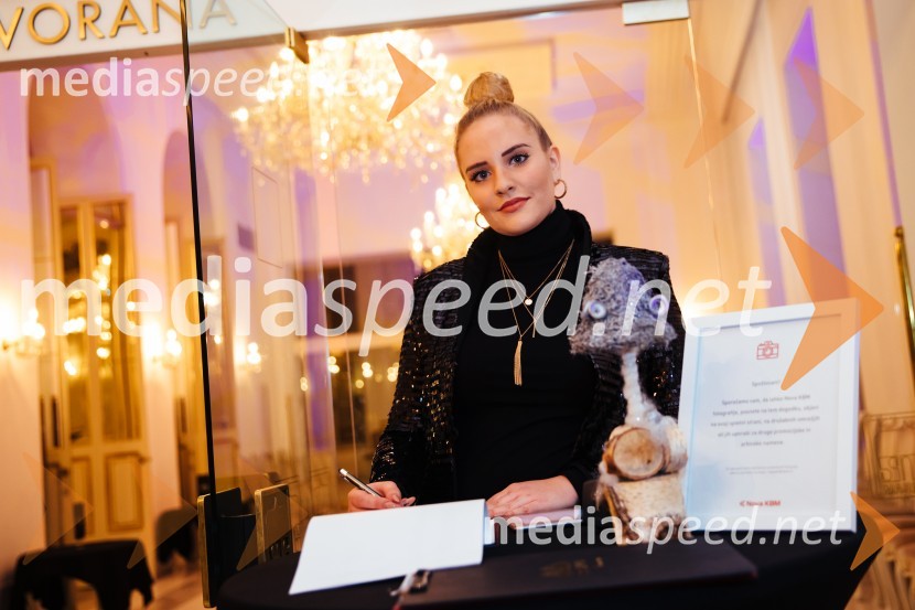 Premium stranke Nove KBM tokrat na ogledu predstave Netopir