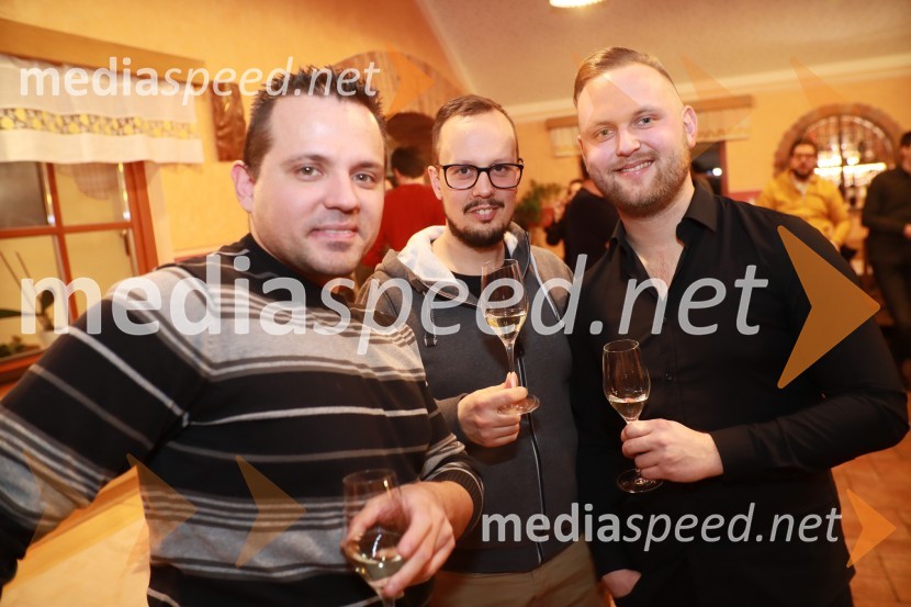  Sandi Fišer, fotograf, Mediaspeed;  Matevž Pucer, fotograf;  Anže Krže, fotografMediaspeed praznuje 18 let