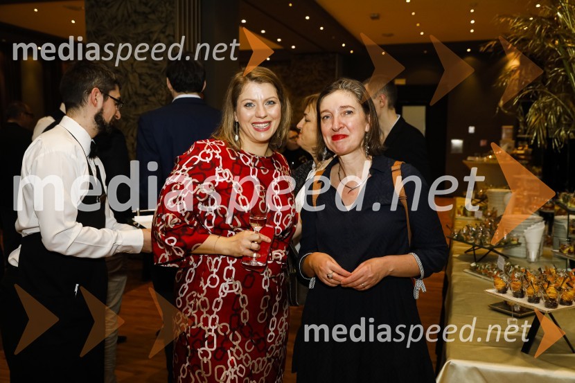  Špela  Šikovec, Francosko slovenski poslovni klub;   Isabelle  Desvignes, Direktorica Francoskega inštituta v SlovenijiGalette des rois novoletno srečanje Francosko slovenskega poslovnega kluba in Francoskega veleposlaništva v Sloveniji