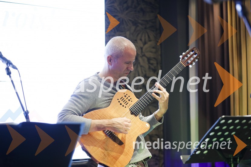 Galette des rois novoletno srečanje Francosko slovenskega poslovnega kluba in Francoskega veleposlaništva v Sloveniji
