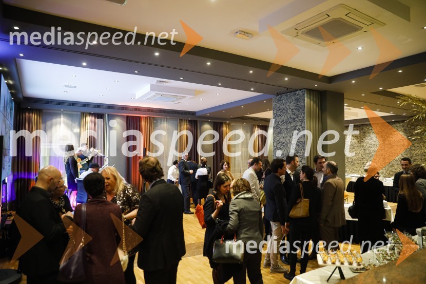 Galette des rois novoletno srečanje Francosko slovenskega poslovnega kluba in Francoskega veleposlaništva v Sloveniji