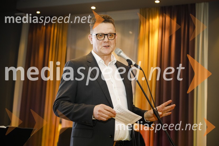  Leon Lozar, direktor AquasystemsGalette des rois novoletno srečanje Francosko slovenskega poslovnega kluba in Francoskega veleposlaništva v Sloveniji