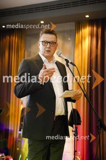  Leon Lozar, direktor AquasystemsGalette des rois novoletno srečanje Francosko slovenskega poslovnega kluba in Francoskega veleposlaništva v Sloveniji