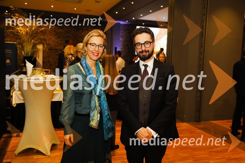  Florence  Ferrari, francoska veleposlanica v Sloveniji;  ... Galette des rois novoletno srečanje Francosko slovenskega poslovnega kluba in Francoskega veleposlaništva v Sloveniji