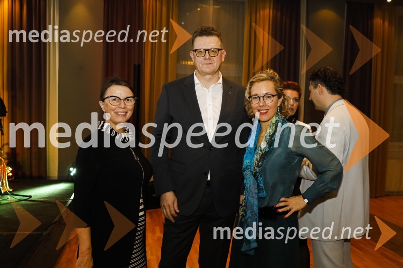  Tatjana  Šikovec, president, French Slovenian Business Club;  Leon Lozar, direktor Aquasystems;  Florence  Ferrari, francoska veleposlanica v SlovenijiGalette des rois novoletno srečanje Francosko slovenskega poslovnega kluba in Francoskega veleposlaništva v Sloveniji