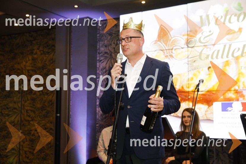  Tomaž Žnidarič, predsednik uprave Ljubljanskih mlekarn Galette des rois novoletno srečanje Francosko slovenskega poslovnega kluba in Francoskega veleposlaništva v Sloveniji