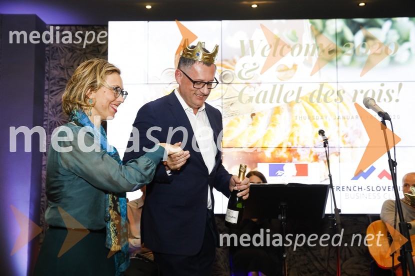  Florence  Ferrari, francoska veleposlanica v Sloveniji;  Tomaž Žnidarič, predsednik uprave Ljubljanskih mlekarn Galette des rois novoletno srečanje Francosko slovenskega poslovnega kluba in Francoskega veleposlaništva v Sloveniji