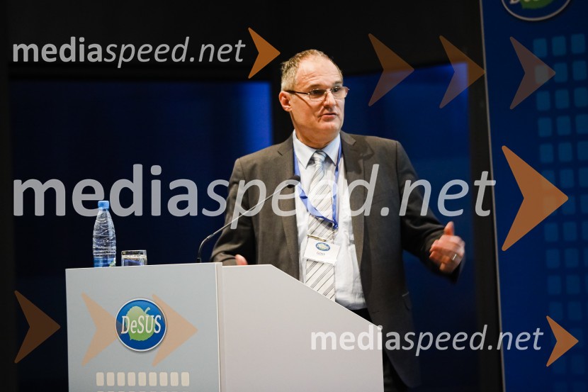  Borut  Stražišar, predavatelj in praktik na različnih pravnih področjihNova predsednica stranke DESUS je Aleksandra Pivec