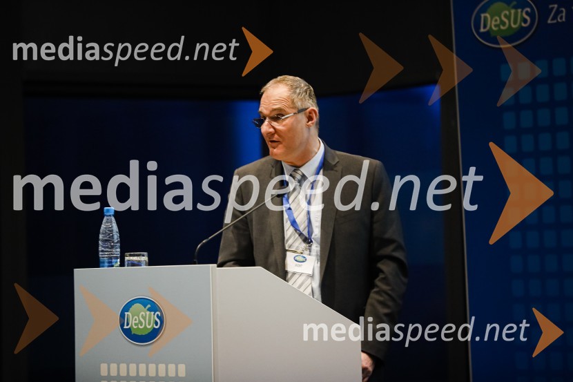  Borut  Stražišar, predavatelj in praktik na različnih pravnih področjihNova predsednica stranke DESUS je Aleksandra Pivec