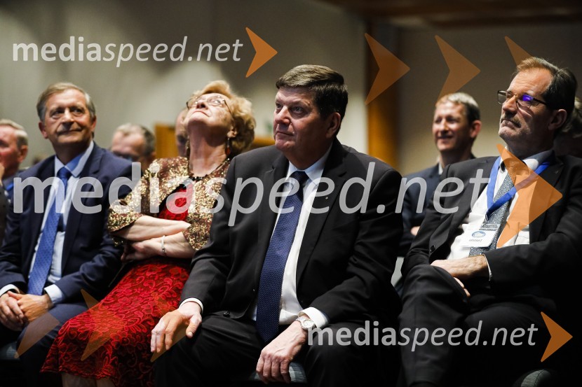  ... ;  Franc Jurša, poslanec, DeSUSNova predsednica stranke DESUS je Aleksandra Pivec