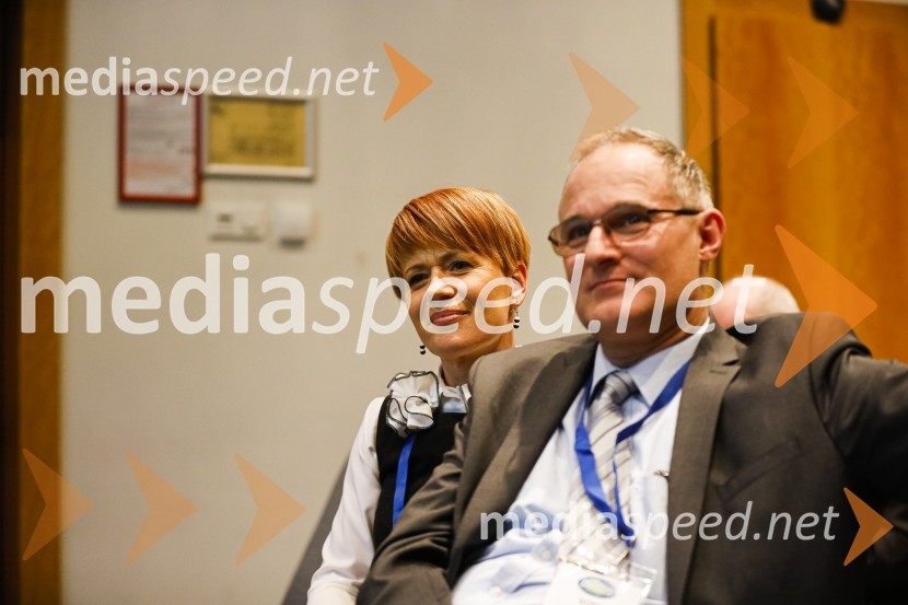 dr. Aleksandra Pivec, ministrica za kmetijstvo, gozdarstvo in prehrano RS, predsednica stranke DESUS;  Borut  Stražišar, predavatelj in praktik na različnih pravnih področjihNova predsednica stranke DESUS je Aleksandra Pivec