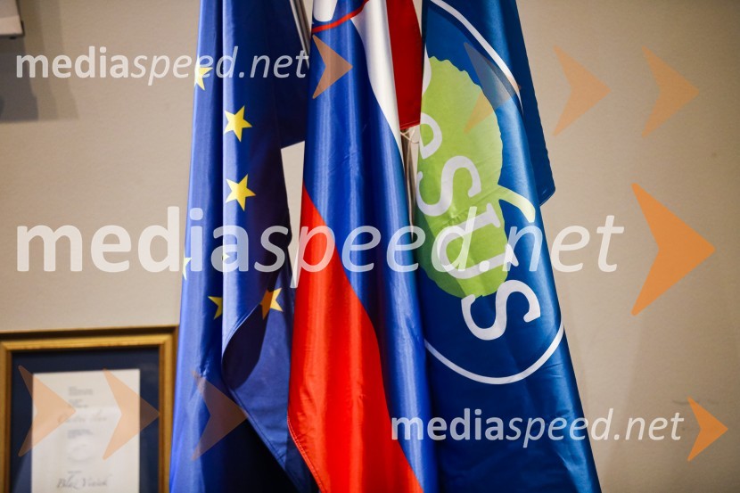 Nova predsednica stranke DESUS je Aleksandra Pivec