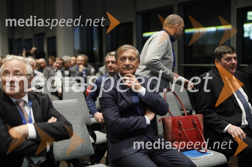  Karl Erjavec, minister za obrambo RS;  ... Nova predsednica stranke DESUS je Aleksandra Pivec