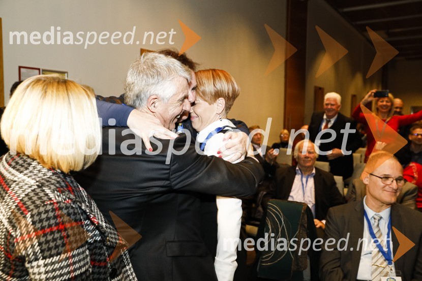  Tomaž Gantar, dr.med., poslanec, DeSUS; dr. Aleksandra Pivec, ministrica za kmetijstvo, gozdarstvo in prehrano RS, predsednica stranke DESUSNova predsednica stranke DESUS je Aleksandra Pivec