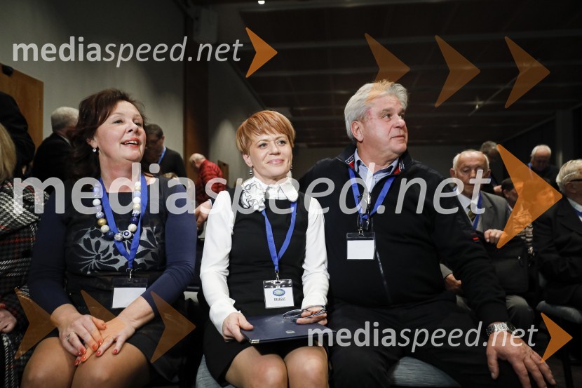  Anita Manfreda, direktorica občinske uprave, Občina Brda, Desus, podpredsednica ; dr. Aleksandra Pivec, ministrica za kmetijstvo, gozdarstvo in prehrano RS, predsednica stranke DESUS;  ... Nova predsednica stranke DESUS je Aleksandra Pivec