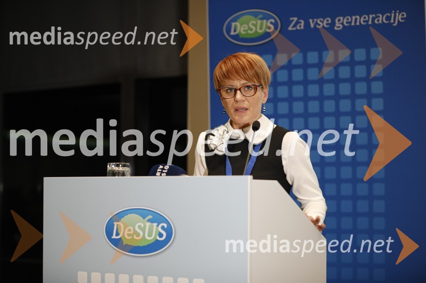dr. Aleksandra Pivec, ministrica za kmetijstvo, gozdarstvo in prehrano RS, predsednica stranke DESUSNova predsednica stranke DESUS je Aleksandra Pivec