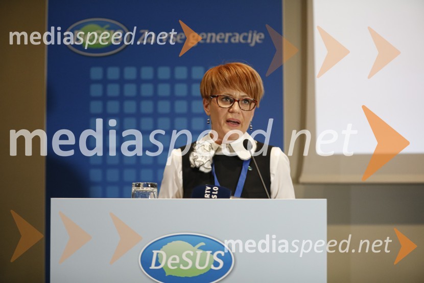 dr. Aleksandra Pivec, ministrica za kmetijstvo, gozdarstvo in prehrano RS, predsednica stranke DESUSNova predsednica stranke DESUS je Aleksandra Pivec