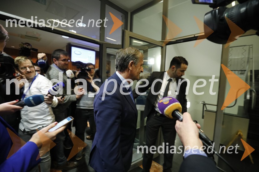  Karl Erjavec, minister za obrambo RS;  ... Nova predsednica stranke DESUS je Aleksandra Pivec