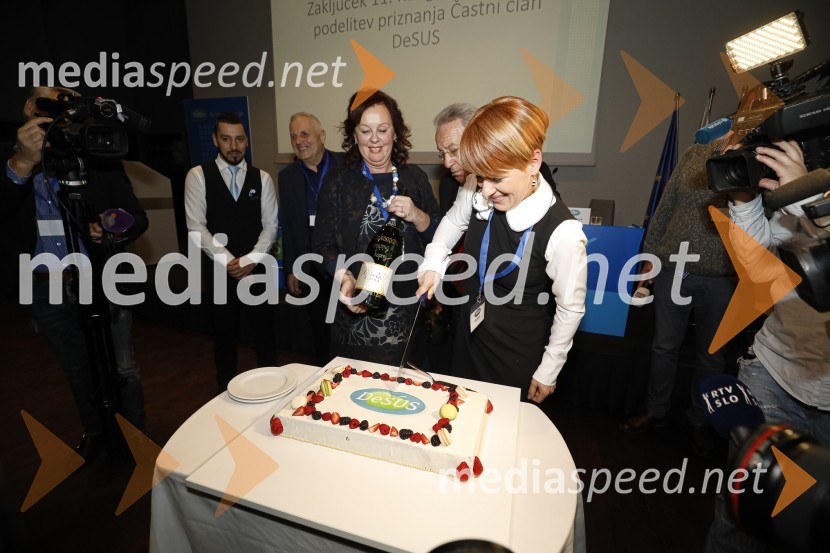  Anita Manfreda, direktorica občinske uprave, Občina Brda, Desus, podpredsednica ; dr. Aleksandra Pivec, ministrica za kmetijstvo, gozdarstvo in prehrano RS, predsednica stranke DESUSNova predsednica stranke DESUS je Aleksandra Pivec