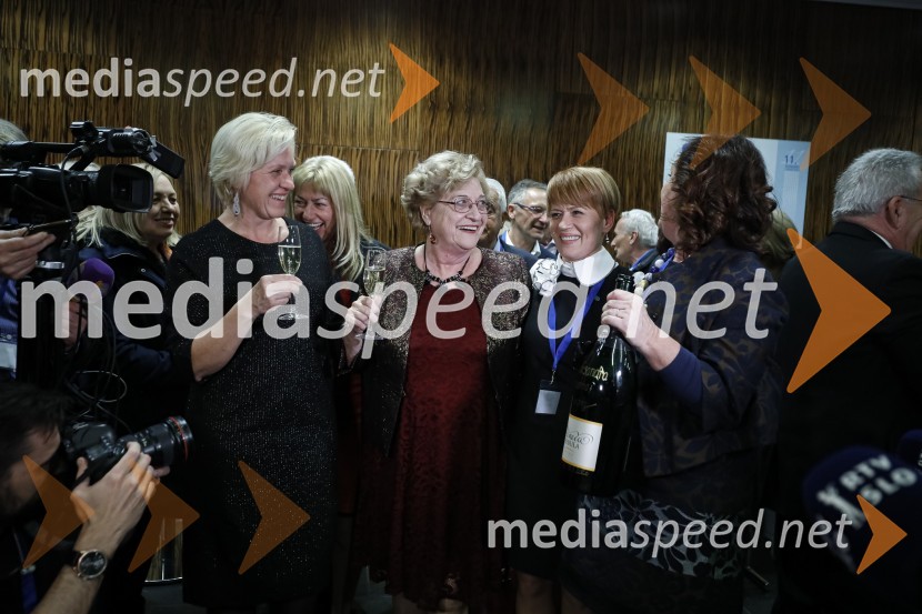  ... ;  ... ; dr. Aleksandra Pivec, ministrica za kmetijstvo, gozdarstvo in prehrano RS, predsednica stranke DESUS;  Anita Manfreda, direktorica občinske uprave, Občina Brda, Desus, podpredsednica Nova predsednica stranke DESUS je Aleksandra Pivec