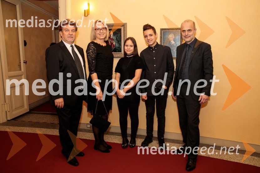  ... ;  Ksenija Horvat,  novinarka in voditeljica;  ... ;  ... ;  Janez  Lombergar, nekdanji direktor Televizije Slovenija Devica Orleanska, premiera opere