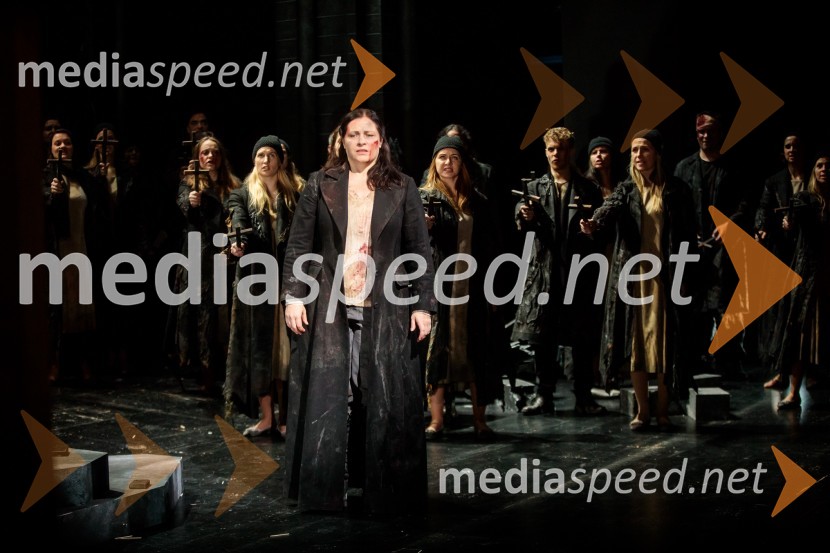  Nuška Drašček, pevkaDevica Orleanska, premiera opere