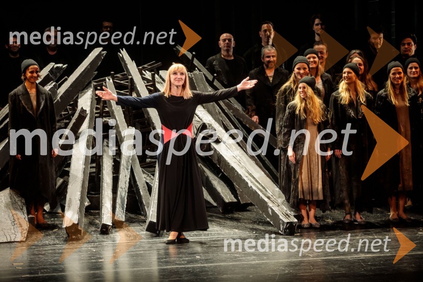  Željka Ulčnik Remic, vodja zbora Devica Orleanska, premiera opere