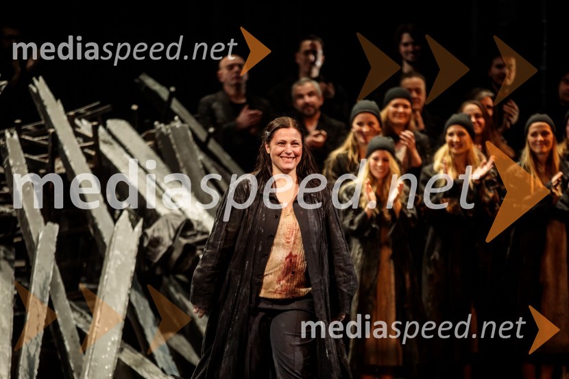  Nuška Drašček, pevkaDevica Orleanska, premiera opere