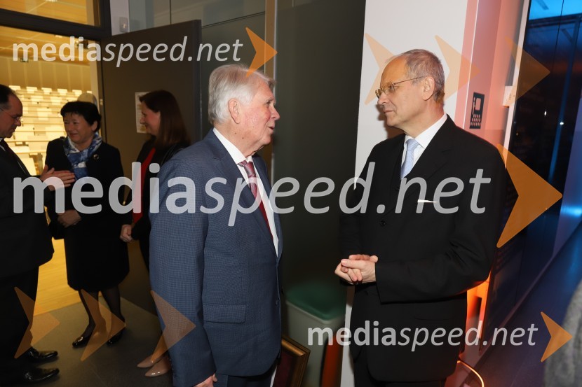 prim. prof. dr. Erih Tetičkovič, nevrolog, Oddelek za nevrološke bolezni UKC Maribor; mag. Boris Sovič, predsednik uprave Elektro Maribor, nekdanji župan Maribora Svečana akademija ob 15-letnici Medicinske fakultete Univerze v Mariboru