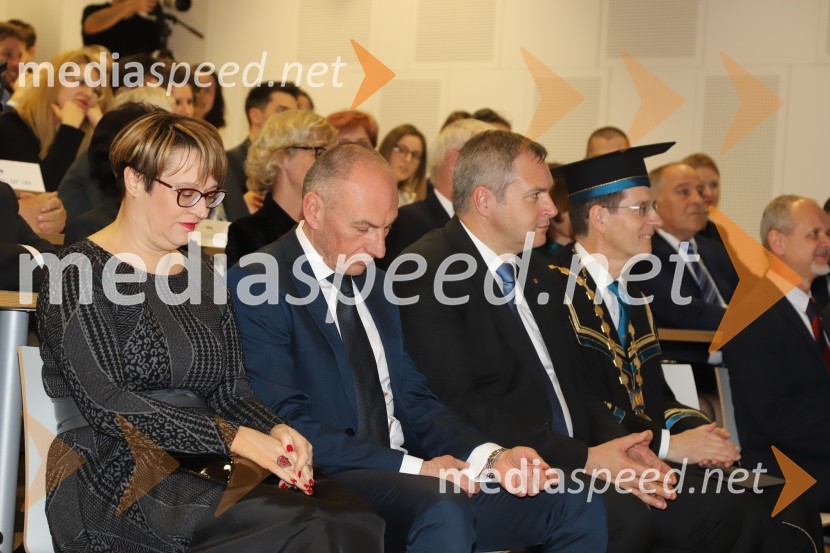  Lidija Divjak Mirnik, direktorica Študentskih domov UM, nekdanja mestna svetnica MOM (LPR);  Aleš Šabeder, minister za zdravje RS; mag. Dejan Židan, predsednik Državnega zbora Republike Slovenije; prof. dr. Zdravko Kačič, rektor Univerze v MariboruSvečana akademija ob 15-letnici Medicinske fakultete Univerze v Mariboru