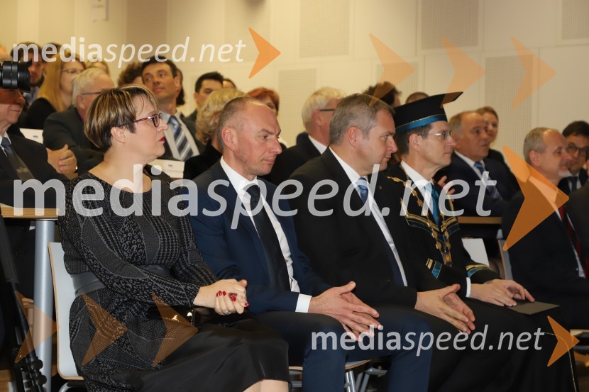  Lidija Divjak Mirnik, direktorica Študentskih domov UM, nekdanja mestna svetnica MOM (LPR);  Aleš Šabeder, minister za zdravje RS; mag. Dejan Židan, predsednik Državnega zbora Republike Slovenije; prof. dr. Zdravko Kačič, rektor Univerze v MariboruSvečana akademija ob 15-letnici Medicinske fakultete Univerze v Mariboru