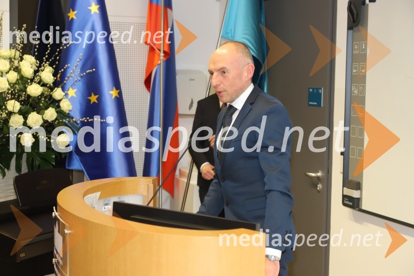  Aleš Šabeder, minister za zdravje RSSvečana akademija ob 15-letnici Medicinske fakultete Univerze v Mariboru