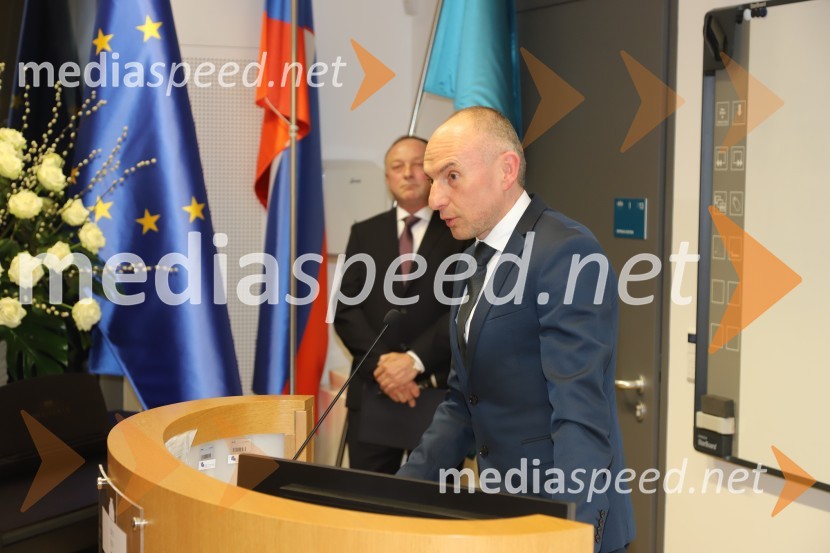  Aleš Šabeder, minister za zdravje RSSvečana akademija ob 15-letnici Medicinske fakultete Univerze v Mariboru