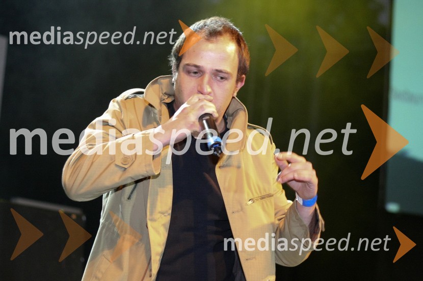 Valterap!, tekmovalec v Državnem prvenstvu v Freestyle rapanjuFestival Utrip