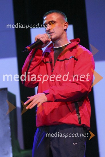 Deni, tekmovalec v Državnem prvenstvu v Freestyle rapanjuFestival Utrip