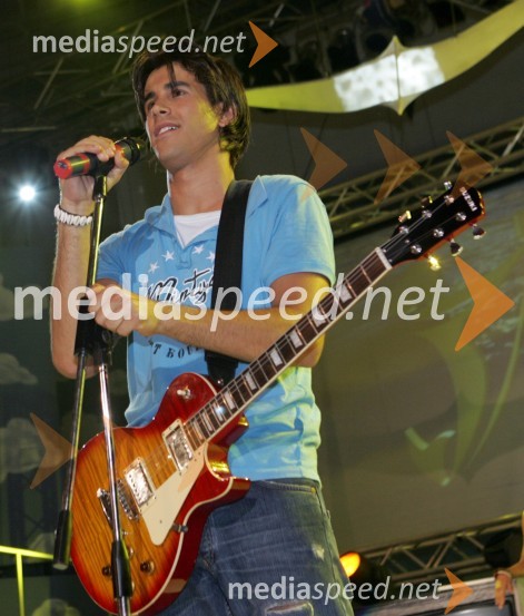 Pevec Domen KumerMelodije morja in sonca