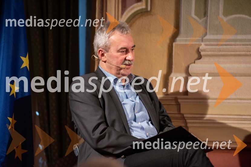  Drago  Balažič, novinar RTV SlovenijaSimpozij ob 30. letnici odhoda slovenske delegacije