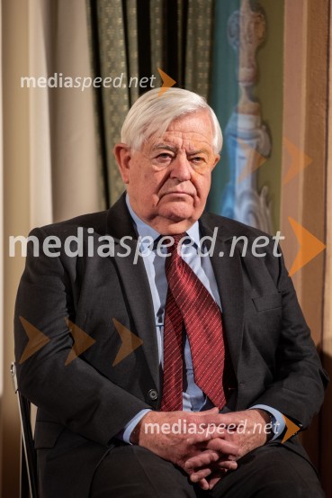  Milan Kučan, nekdanji predsednik Republike SlovenijeSimpozij ob 30. letnici odhoda slovenske delegacije