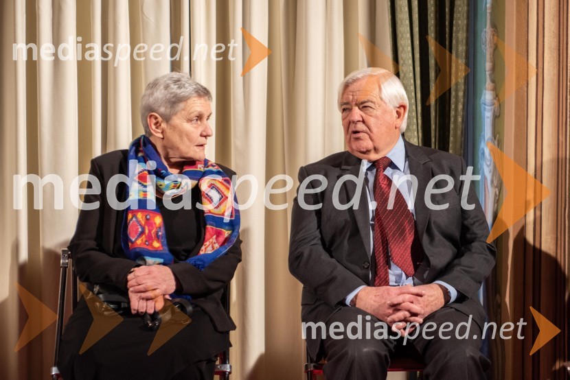  Sonja Lokar,  Političarka;  Milan Kučan, nekdanji predsednik Republike SlovenijeSimpozij ob 30. letnici odhoda slovenske delegacije